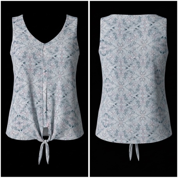 Roz & Ali Tops - Roz & Ali Light Blue Floral V-Neck Tie-Front Size 2X